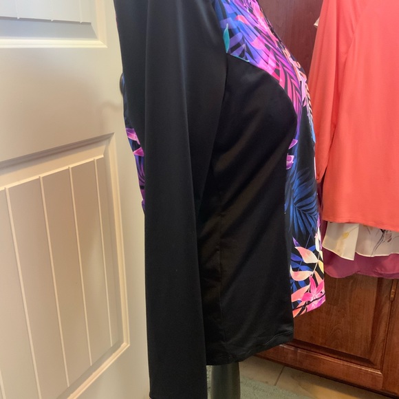 NEW 24 & Ocean swim top/rash guard, 50upf - Picture 2 of 9